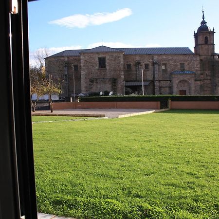 Alojamiento Ubaldo Nieto Carracedo del Monasterio Εξωτερικό φωτογραφία